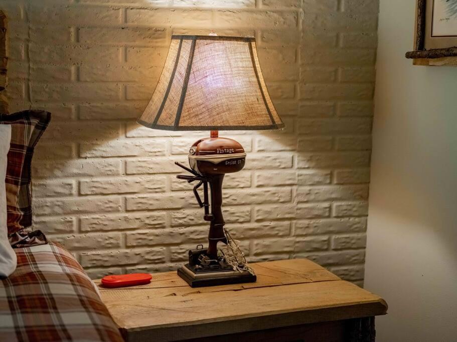 Stonegate Lodge Bed, Wifi, 50In Roku Tv, Salt Water Pool Room #109 Eureka Springs Ngoại thất bức ảnh