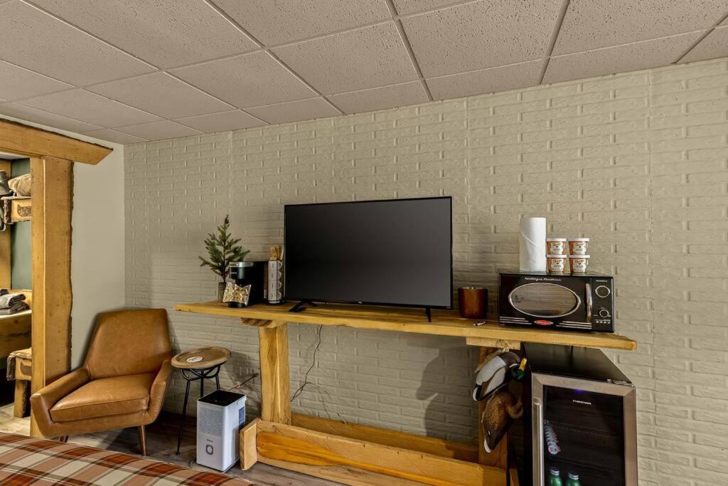 Stonegate Lodge Bed, Wifi, 50In Roku Tv, Salt Water Pool Room #109 Eureka Springs Ngoại thất bức ảnh